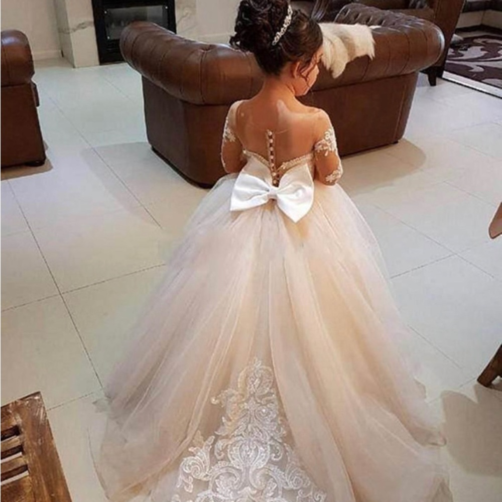 Flower girl dress/communion dress with tra…